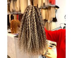 COLA CON PINZA SHATUSH Y MECHAS AFRO RIZADAS