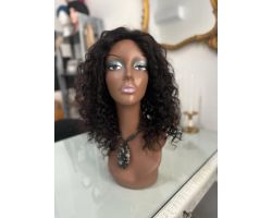 WIG WITH CLOSURE